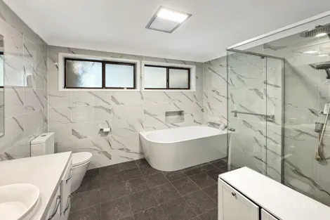 Property photo of 2 Thornhill Crescent Werrington Downs NSW 2747