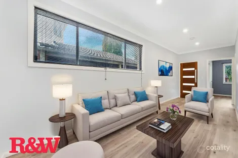 3 Leura Cl, Bossley Park, NSW 2176