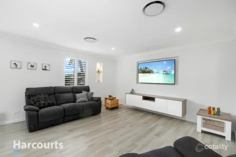 Property photo of 4 Kippax Place St Clair NSW 2759