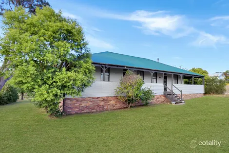 Property photo of 42 Harris Street Stanthorpe QLD 4380