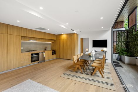 Property photo of 102/66 Lambert Street Kangaroo Point QLD 4169