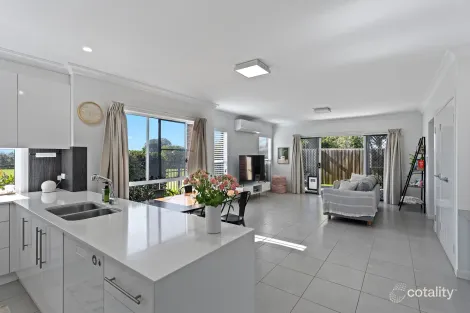 Property photo of 4/9 Cranley Street South Toowoomba QLD 4350