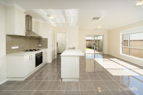 Property photo of 8 Gurney Crescent Wodonga VIC 3690