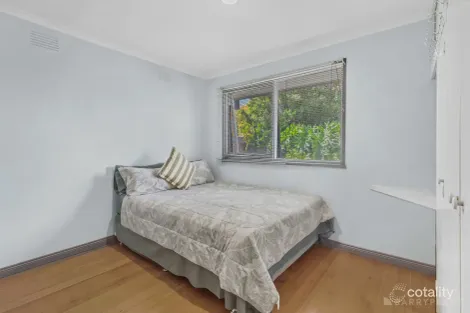 Property photo of 1 Centenary Court Keysborough VIC 3173