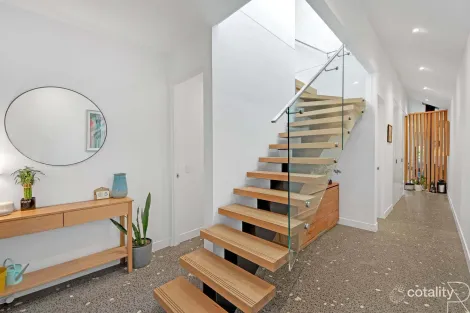 Property photo of 15 Lily Street Seddon VIC 3011