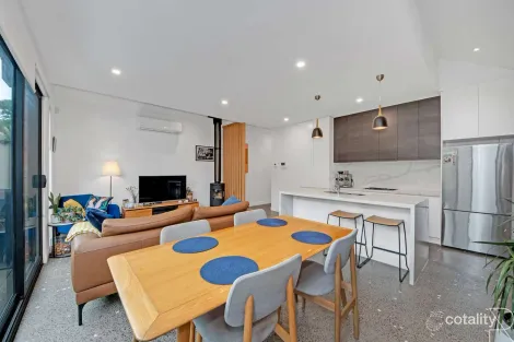 Property photo of 15 Lily Street Seddon VIC 3011