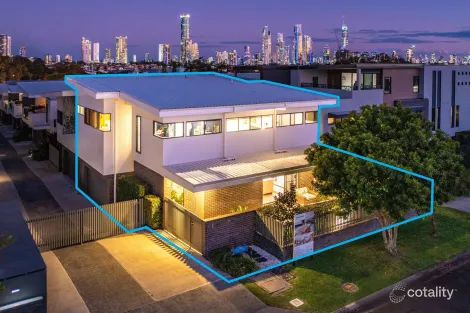 1/6 Petersen Ave, Southport, QLD 4215