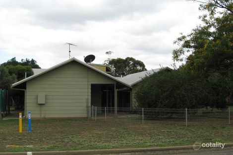 1 Officer Ave, Blackwater, QLD 4717