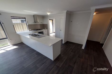 Property photo of 33 Bottlenose Circuit Waikiki WA 6169