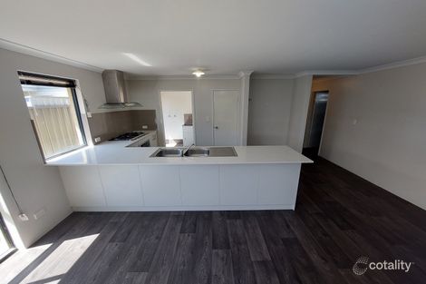 Property photo of 33 Bottlenose Circuit Waikiki WA 6169