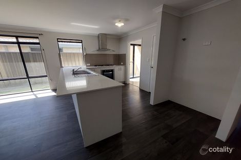 Property photo of 33 Bottlenose Circuit Waikiki WA 6169