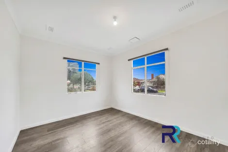 Property photo of 24 Ortolan Avenue Broadmeadows VIC 3047