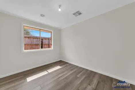 Property photo of 8 Gilbert Place Berwick VIC 3806