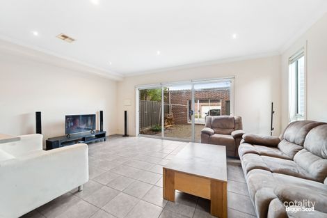 Property photo of 11 Aura Way Craigieburn VIC 3064