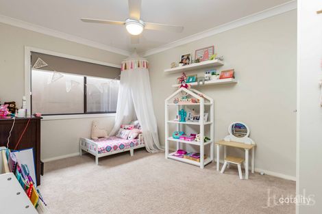 16 Ainsworth Cres, North Rothbury, NSW 2335