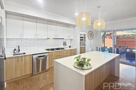 Property photo of 2 Flannelbush Turn Nickol WA 6714