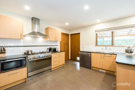 Property photo of 25 Kenjulie Drive Bentleigh East VIC 3165
