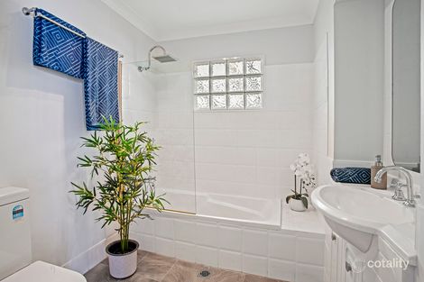 Property photo of 21 Erin Avenue Berkeley Vale NSW 2261