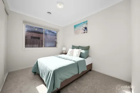 Property photo of 10 Edenvale Street Manor Lakes VIC 3024