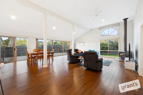 Property photo of 12 Archibald Avenue Narre Warren VIC 3805