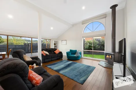 Property photo of 12 Archibald Avenue Narre Warren VIC 3805