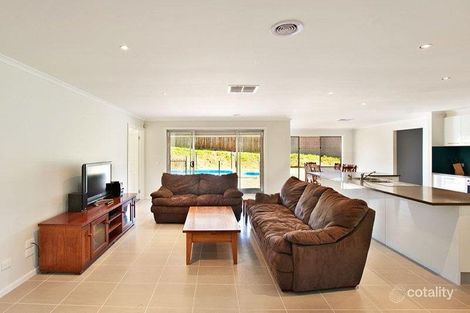 Property photo of 13 Holstein Place Doreen VIC 3754