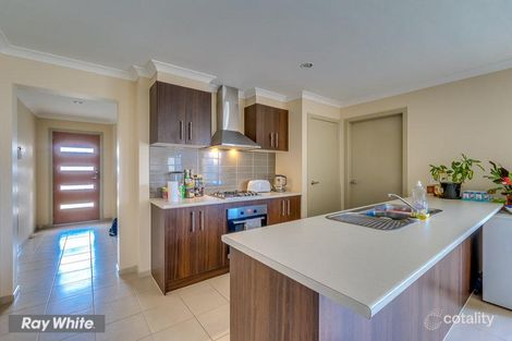 Property photo of 10 Lamington Drive Tarneit VIC 3029