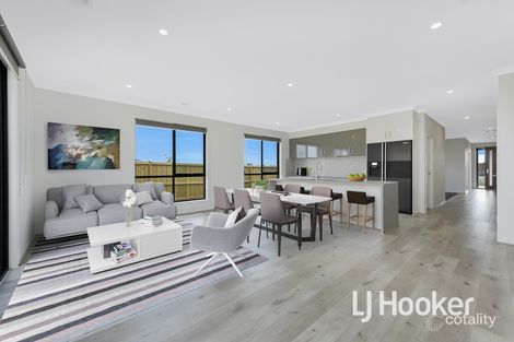 Property photo of 15 Lefrant Way Cranbourne South VIC 3977