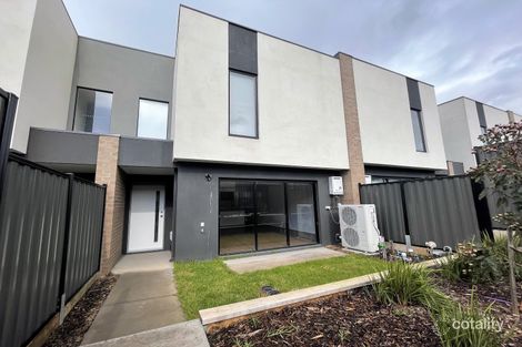 Property photo of 8 Cerulean Walk Craigieburn VIC 3064