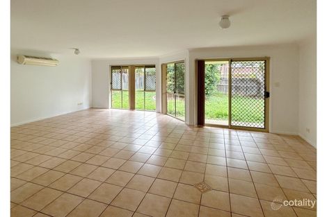 Property photo of 7 Hyde Place Forest Lake QLD 4078