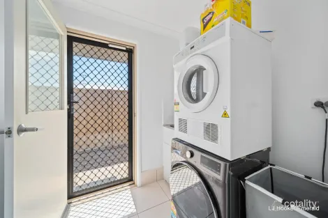 Property photo of 46 Lakeside Drive Emerald QLD 4720