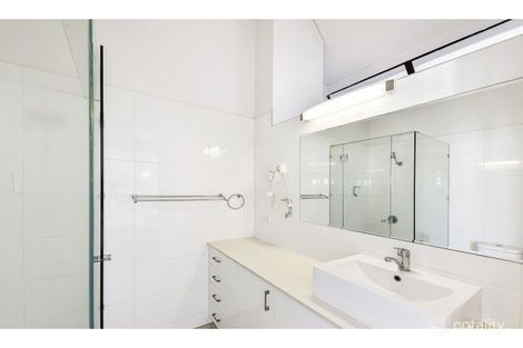 Property photo of 705/40 Surf Parade Broadbeach QLD 4218