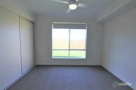 Property photo of 5 Napier Circuit Silkstone QLD 4304