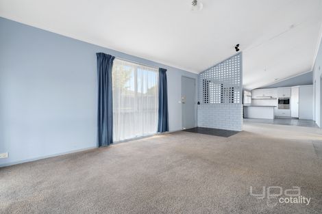 Property photo of 6 Lloyd Court Brookfield VIC 3338