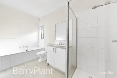 Property photo of 2/40 McCubbin Way Caroline Springs VIC 3023