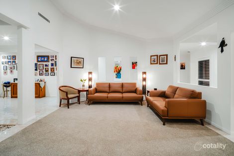 Property photo of 9 Leeds Close Arundel QLD 4214