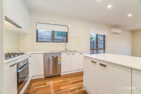 Property photo of 2/213 Lawrence Road Mount Waverley VIC 3149