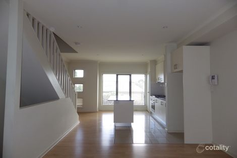 Property photo of 2/11 Langwells Parade Northcote VIC 3070