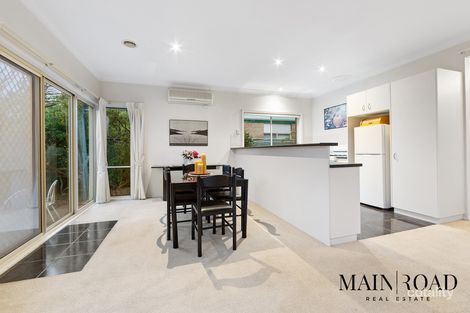 Property photo of 14 Sidney Place Caroline Springs VIC 3023