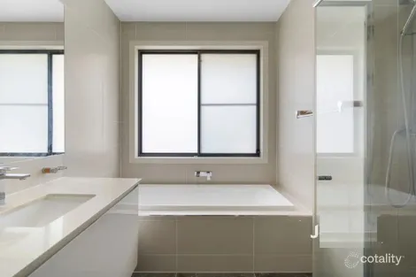 Property photo of 4 Laurel Drive Helensvale QLD 4212