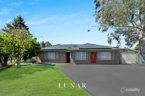 2 Campbell Pde, Cranbourne, VIC 3977