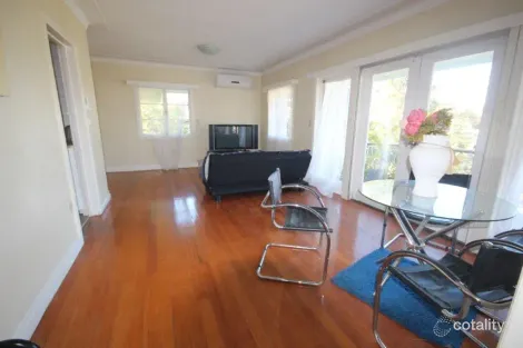 Property photo of 11 Mavis Street St Lucia QLD 4067