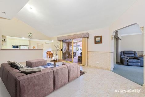 Property photo of 3 Ganton Grove Cranbourne VIC 3977