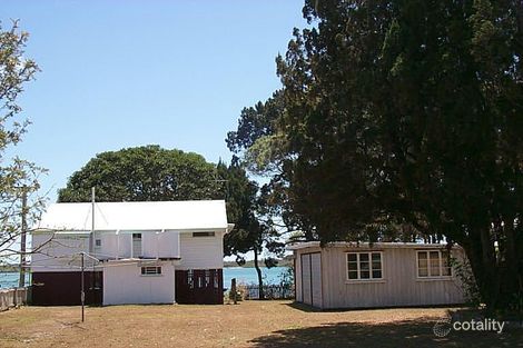 18 Burrum St, Burrum Heads, QLD 4659