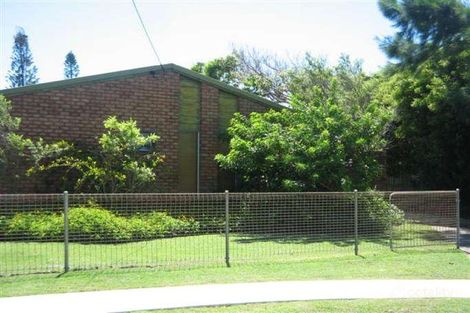 19 Narambi St, Warana, QLD 4575