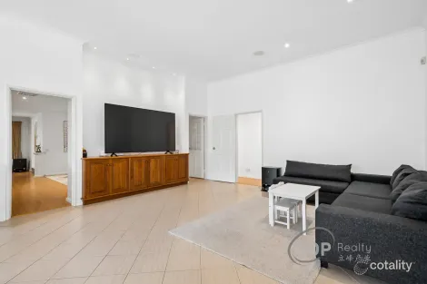 Property photo of 34 Sinclair Crescent Winthrop WA 6150