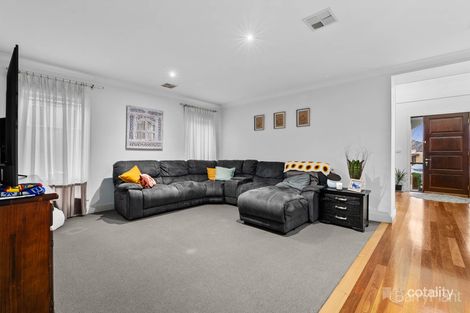 Property photo of 18 Chase Boulevard Berwick VIC 3806
