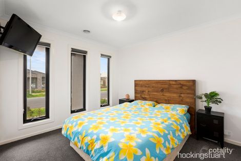 Property photo of 12 Swainson Close Tarneit VIC 3029