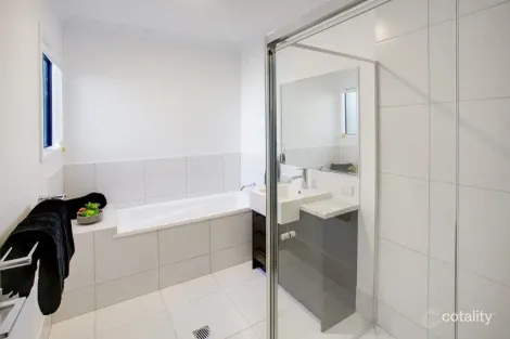 Property photo of 6 Hannah Crescent Baringa QLD 4551