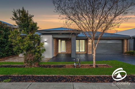 Property photo of 9 Lucinda Lane Cranbourne North VIC 3977
